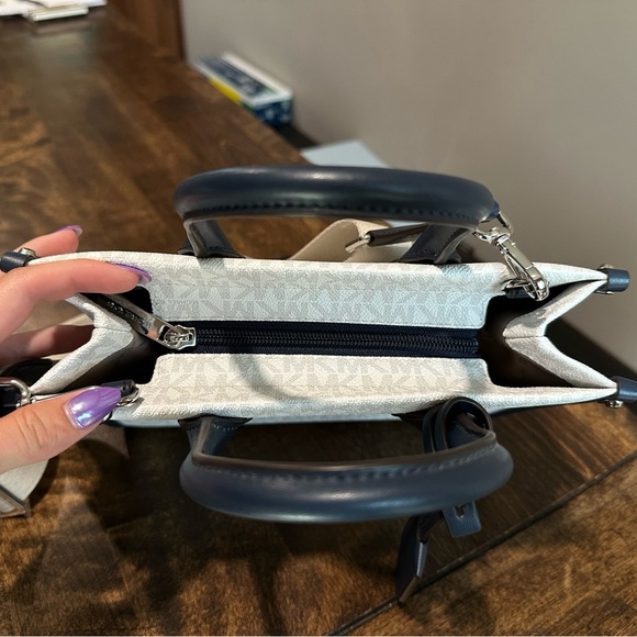 NWOT Michael Kors Mirella Small Signature Logo Crossbody Bag - Picture 5 of 9